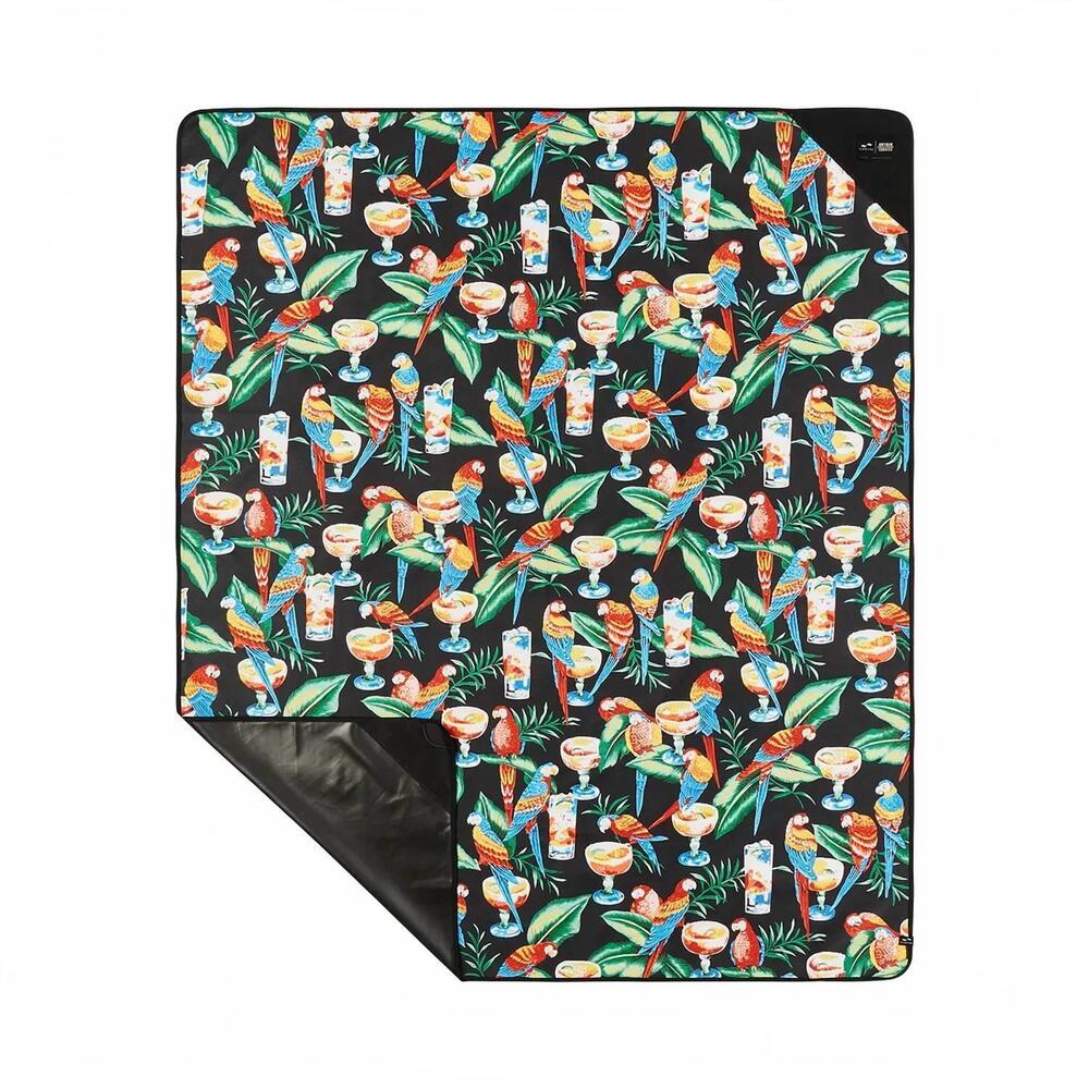 NEW SLOWTIDE cocktail party picnic blanket in black